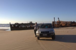 Fraser Island-Nico und Helge vor Schiffswrack